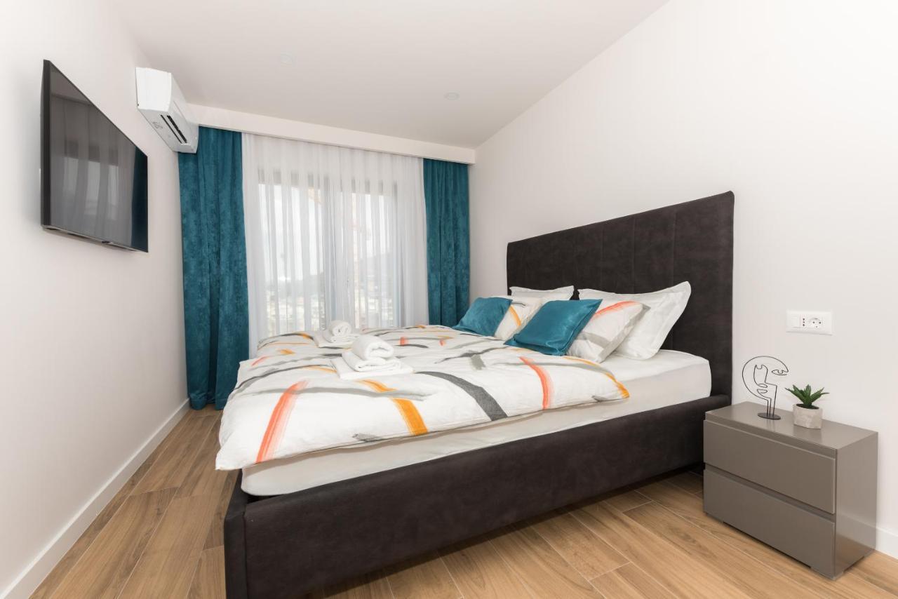 Luxury Adria Sea & City View Apartment Макарска Экстерьер фото