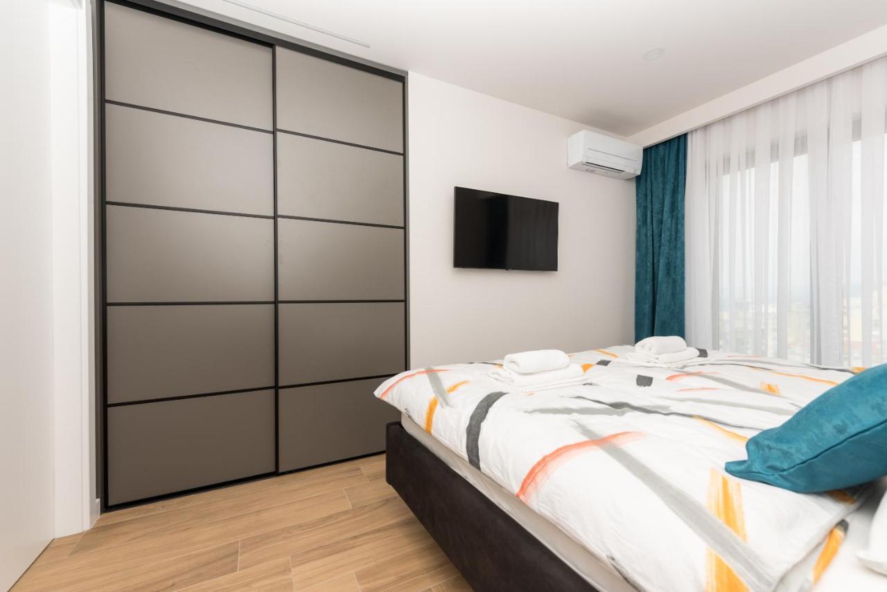 Luxury Adria Sea & City View Apartment Макарска Экстерьер фото