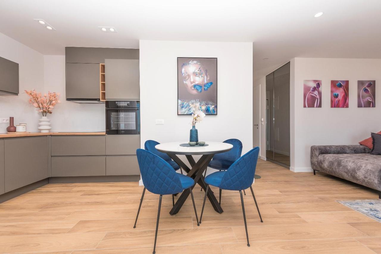 Luxury Adria Sea & City View Apartment Макарска Экстерьер фото