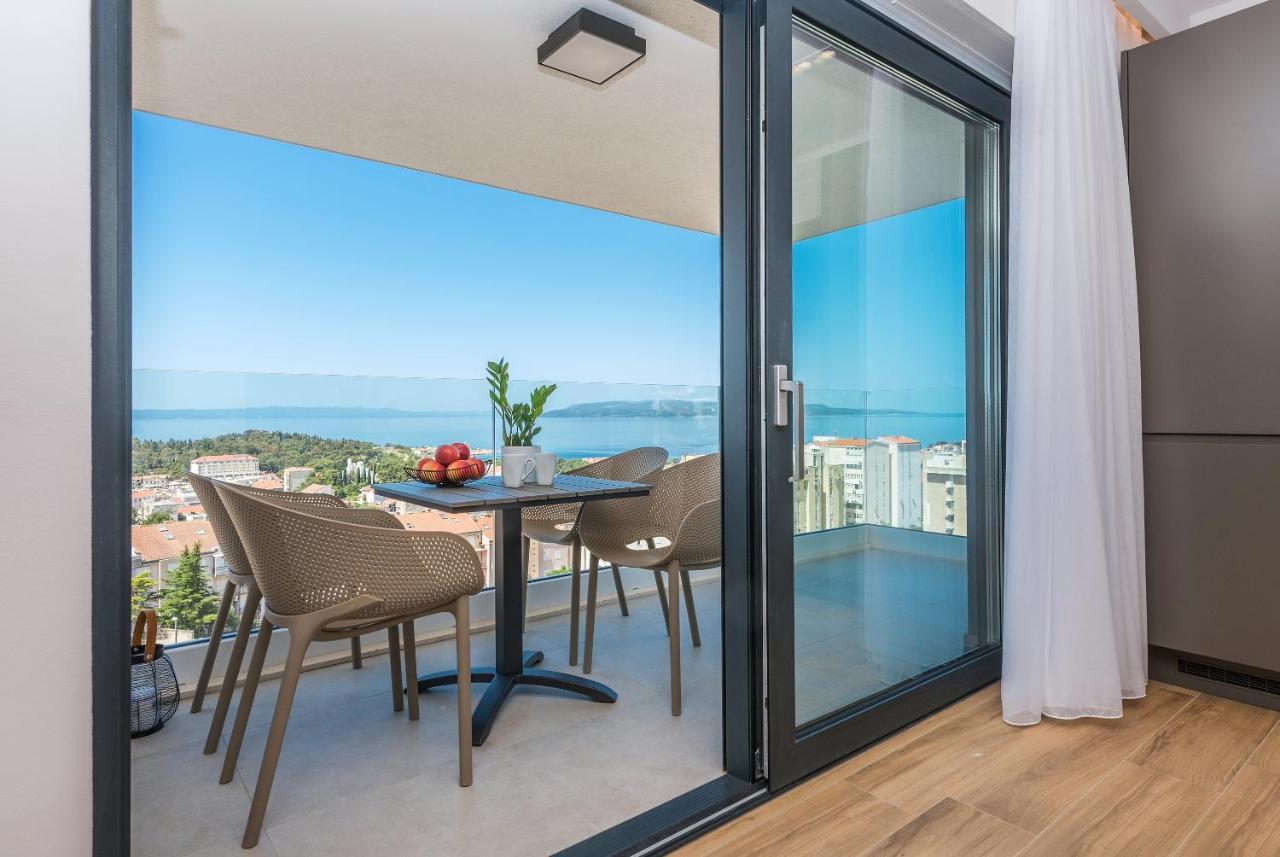 Luxury Adria Sea & City View Apartment Макарска Экстерьер фото